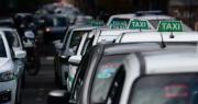Se hicieron pasar por pasajeros en La Plata, se tomaron un taxi hasta Villa Elvira y asaltaron al chofer