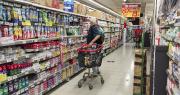 Consumo a la baja: Las compras en supermercados cayeron 2,1% en julio