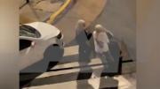 A los manotazos en la calle: fuerte pelea entre una ex Gran Hermano y un familiar suyo