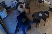 Entró a robar a una panadería, forcejeó y lo detuvieron golpeándolo con una bandeja para pizzas
