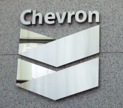 Las exportaciones de petróleo venezolano de Chevron se redujeron a la mitad gracias a la nueva autorización de Estados Unidos