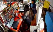 Robó un kiosco, se llevó el celular de la dueña y cayó por usarlo para hacer estafas virtuales