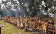 Escapada al tradicional pueblito de 293 habitantes donde se celebra la Fiesta del Asado Pampeano