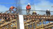 Las constructoras están trabajando a pérdida, cumplen para evitar sanción