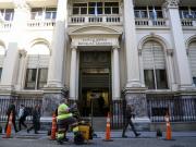 Tras la baja del dólar, el Banco Central recorta de 35 a 25% las tasas de interés