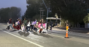 Instalaron luces LED en una zona clave de la Ruta 20 para cuidar a los más jóvenes