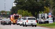 Dos migrantes muertos y un herido tras ataque a centro de detención en EEUU