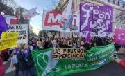 Hubo corte en 7 y 50 y Gobernación: marcharon en La Plata para reclamar justicia por el triple femicidio de Morena, Brenda y Lara