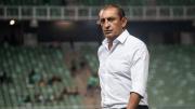 Ramón Díaz lleva 30 años como DT y a los 66 asumirá en un equipo que fue campeón del mundo