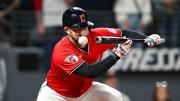 VIDEO VIRAL: El terrible pelotazo en la cara a un bateador que paralizó juego de la MLB