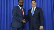 Estados Unidos y Guyana estrechan lazos estratégicos contra el narcotráfico en medio de tensiones con Maduro