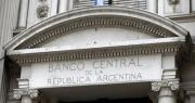 El Tesoro y el BCRA aflojan el torniquete monetario: baja de tasas y licitación