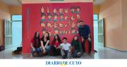 Un Colegio de Rawson inaugura un mural para aprender lengua de señas y ser más inclusivos