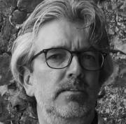 Enorme, Jorge Ibargüengoitia
