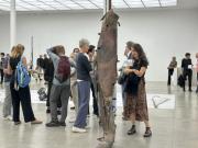La artista española June Crespo presenta en Viena ‘Danzante’, una coreografía de esculturas