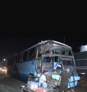 Pasajeros escapan por las ventanas tras violento choque de flota en Cotoca