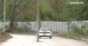 Postes en mitad del pavimento: Vecino cuestiona a la Alcaldía cruceña, que responde que los pilares se retirarán este lunes