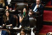 Marcela Pagano arremetió contra Javier Milei y calificó su política económica como “albertismo blue”