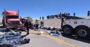 Perú: Al menos 14 muertos deja el accidente de un minibús que transportaba a músicos bolivianos
