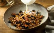Receta de granola casera para ponerle al yogurt en desayunos y meriendas