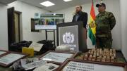 Hallan droga en una oficina de currier que pretendían ser enviados a Hong Kong en percheros