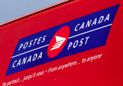 Los trabajadores de el servicio postal de Canadá se declaran en huelga nacional