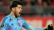 Agustín Rossi figura en los penales: Flamengo eliminó a Estudiantes y jugará la semifinal contra Racing