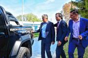Entregan vehículos secuestrados a bandas narcos de Neuquén: una camioneta para Antinarcóticos y otra para Salud