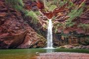 Descubrí el pueblito fantasma del norte que tiene una increíble cascada