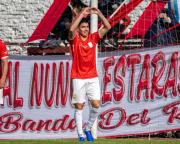 Herencia, goles y el sueño del Federal A: la historia del delantero tucumano que combina fútbol, trabajo y paternidad