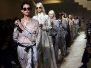 Giorgio Armani: cómo fue el primer desfile del Emporio tras la muerte del rey de la moda italiana