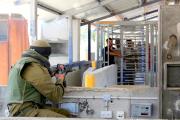 Los retenes militares israelíes asfixian a Cisjordania