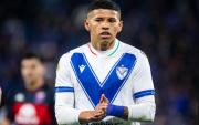 Escándalo mundial: la dura sanción de FIFA a un jugador de Vélez por falsificar documentos