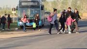 Después el accidente fatal de las nenas en Las Heras, los alumnos cruzan a diario en una curva sin visibilidad