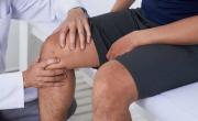 Chau dolor de rodillas: 3 posturas de yoga para aliviar el dolor en días de humedad