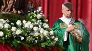 León XIV denuncia la “riqueza ciega” frente al dolor de los necesitados