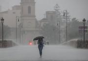 Valencia suspende clases y Aemet activa alerta roja por la llegada de una nueva DANA