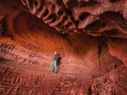 La ruta de senderismo en Cataluña que parece Marte y lleva a una cueva prehistórica