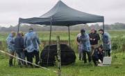 Trasladan la extraña pieza del cohete espacial que cayó en un campo de Chaco