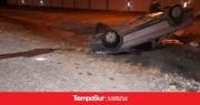 Detienen a un conductor que volcó y se retiró del lugar