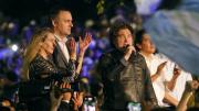 Spots, giras y hasta un show para tapar las coimas y la crisis económica