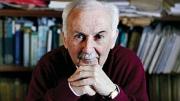 El Gobierno derogó el decreto que nombraba a Norberto Galasso como Embajador de la Cultura Popular
