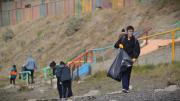 Más de 50 adolescentes en limpieza de playas de Km 3