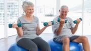 Los ejercicios que debés que sumar a tu entrenamiento si tenés más de 60 años: sencillos y efectivos