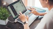 ¿Hacés home office? Los ejercicios de cuello ideales para aliviar la tensión