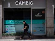 Cuentas con el exterior: un déficit de US$ 8.653 millones en la primera mitad de este año que se cubrió con más deuda