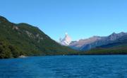 Muchos lo confunden con un paisaje de Nueva Zelanda, pero queda en Argentina: el mágico lago turquesa rodeado de verde