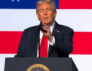 Estados Unidos: Donald Trump es recibido en total silencio por Generales y Almirantes, les dice pueden aplaudir o se pueden ir Pero