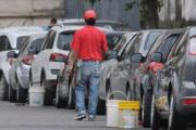 Un hombre, que discutió con un cuidacoches porque no quería que le lavara el auto, sufrió un infarto y murió