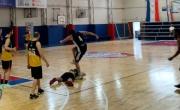 Escándalo en el básquet amateur: un jugador agredió a un rival y lo pisó en la cabeza
